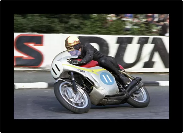 Mike Hailwood (Honda) 1966 Junior TT