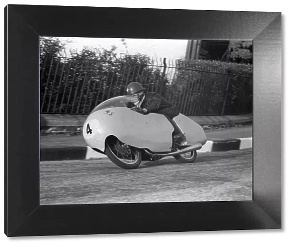 Luigi Taveri (MV) 1957 Ultra Lightweight TT