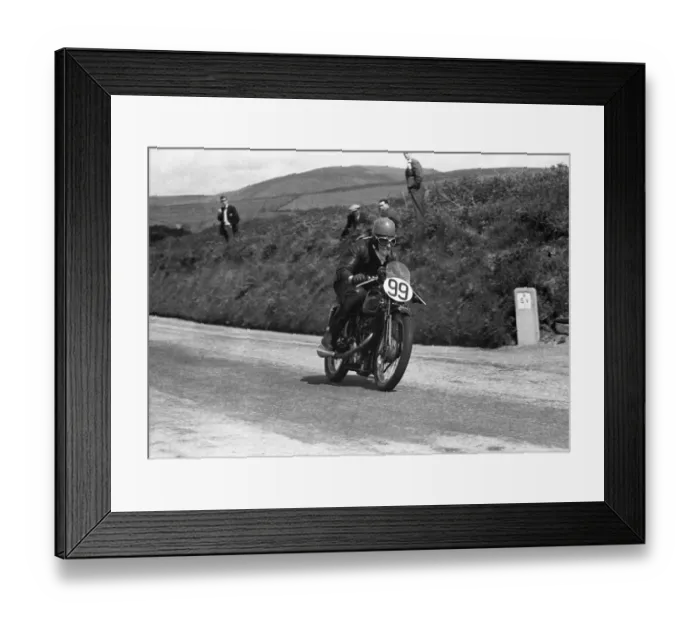 Framed Print : Ken Tostevin (Velocette) 1952 Junior TT Framed Print : Ken Tostevin (Velocette) 1952 Junior TT
