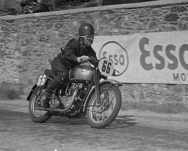 Arthur Wellsted (Triumph) 1951 Senior Clubman TT