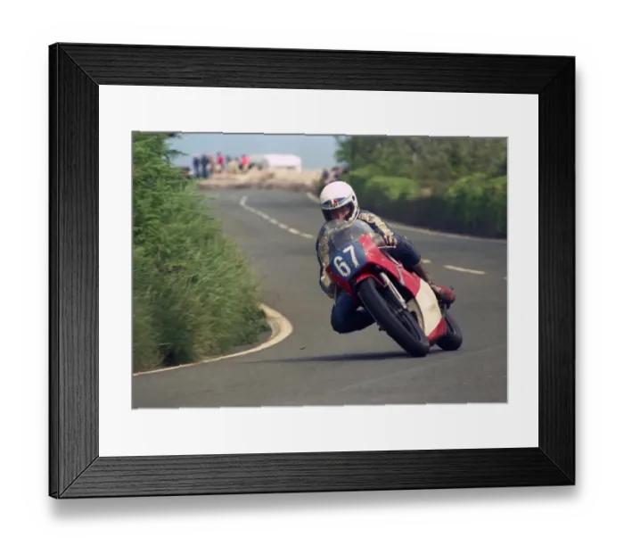 Framed Print : Tony Willis (Yamaha) 1987 Junior TT Framed Print : Tony Willis (Yamaha) 1987 Junior TT