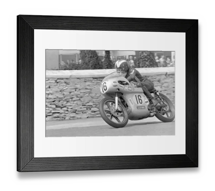 Framed Print : Peter Williams (Arter Matchless) 1971 Senior TT Framed Print : Peter Williams (Arter Matchless) 1971 Senior TT
