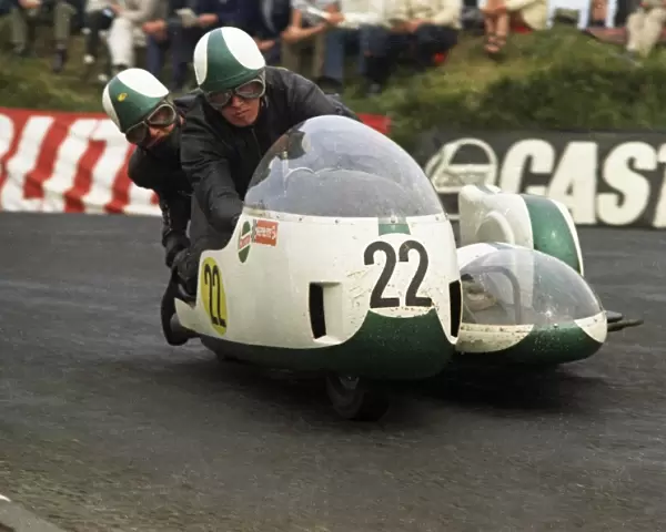 Terry Windle & Rae Hinchcliffe (Windrick BSA) 1970 750 Sidecar TT