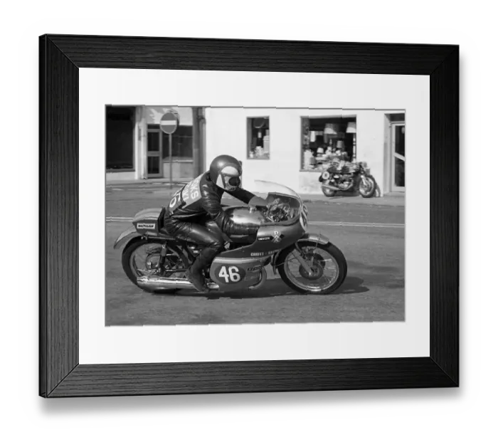 Framed Print : Stan Woods (Crooks Suzuki) 1972 Production 500 TT Framed Print : Stan Woods (Crooks Suzuki) 1972 Production 500 TT