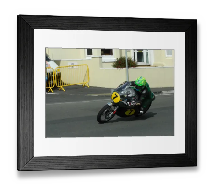 Framed Print : Cameron Donald (Egli Vincent) 2016 Senior Classic TT Framed Print : Cameron Donald (Egli Vincent) 2016 Senior Classic TT