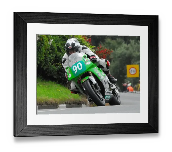 Framed Print : Yuri Barrigan (Kawasaki) 2016 Lightweight Manx Grand Prix Framed Print : Yuri Barrigan (Kawasaki) 2016 Lightweight Manx Grand Prix
