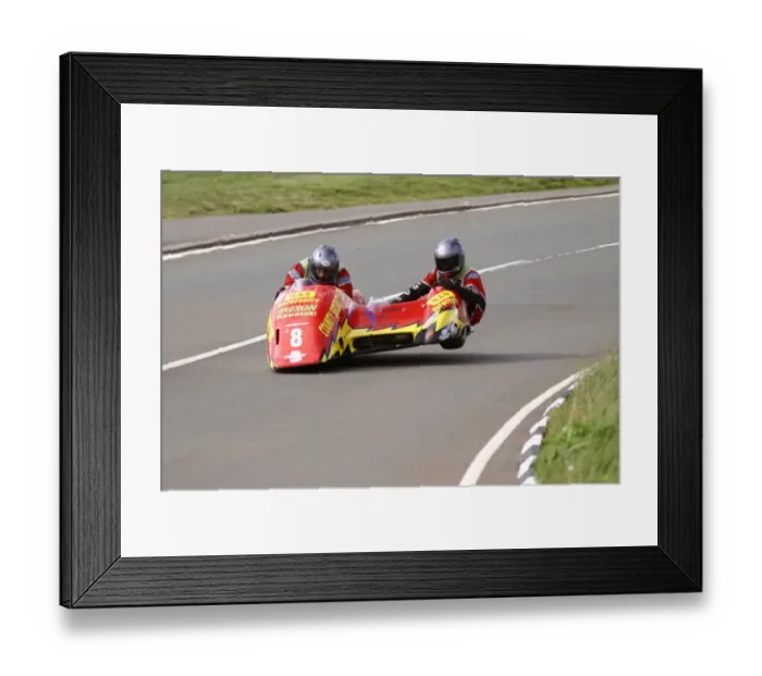 Framed Print : Philip Dongworth & Stuart Castles (Ireson Kawasaki) 2004 Sidecar TT Framed Print : Philip Dongworth & Stuart Castles (Ireson Kawasaki) 2004 Sidecar TT