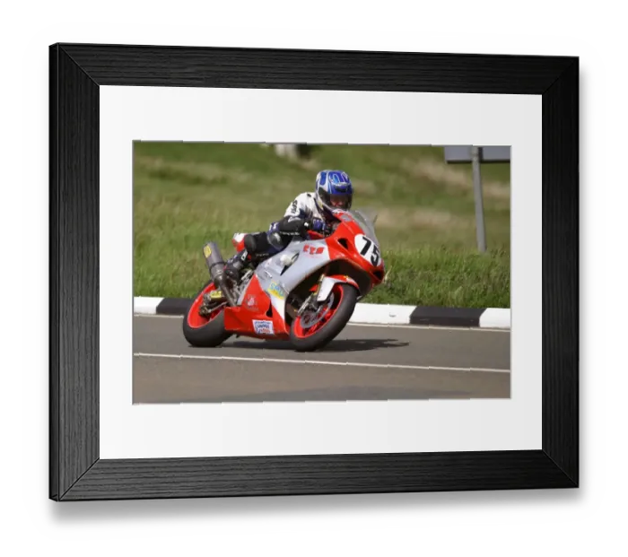 Framed Print : Mark Harland (Suzuki) 2004 Formula One TT Framed Print : Mark Harland (Suzuki) 2004 Formula One TT