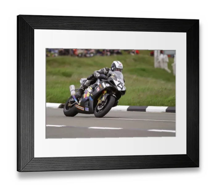 Framed Print : Mirko Kalsek (Suzuki) 2004 Formula One TT Framed Print : Mirko Kalsek (Suzuki) 2004 Formula One TT
