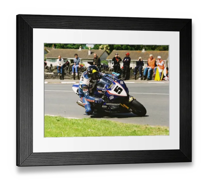 Framed Print : Bruce Anstey (Suzuki) 2004 Formula One TT Framed Print : Bruce Anstey (Suzuki) 2004 Formula One TT