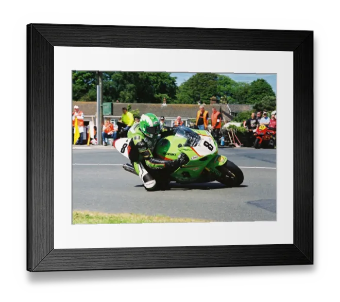 Framed Print : Richard Britton (Suzuki) 2004 Formula One TT Framed Print : Richard Britton (Suzuki) 2004 Formula One TT