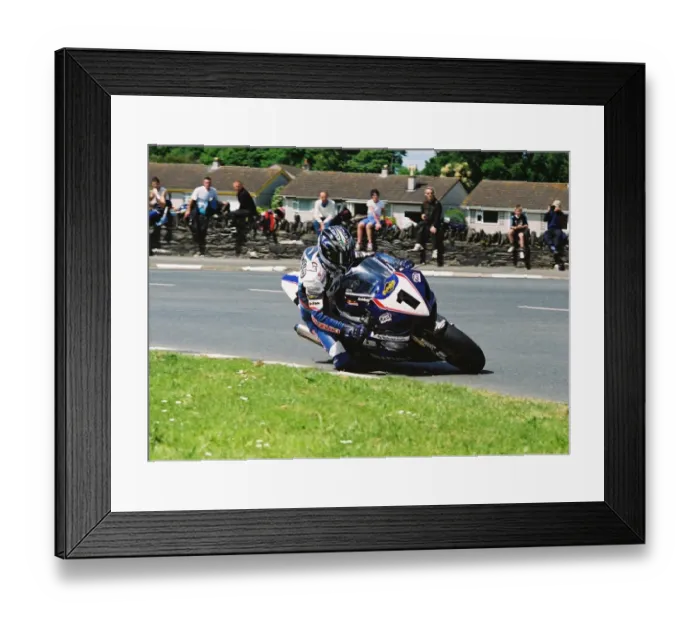 Framed Print : Adrian Archibald (Suzuki) 2004 Formula One TT Framed Print : Adrian Archibald (Suzuki) 2004 Formula One TT