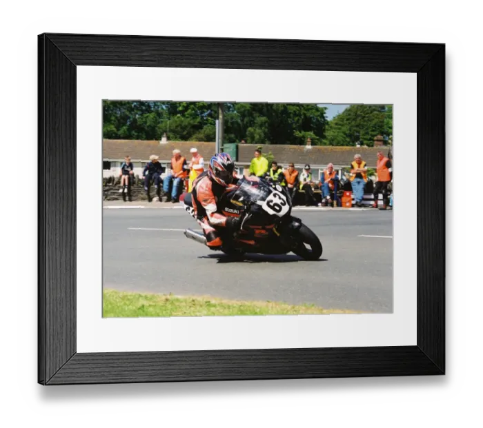 Framed Print : Tony Moss (Suzuki) 2004 Formula One TT Framed Print : Tony Moss (Suzuki) 2004 Formula One TT