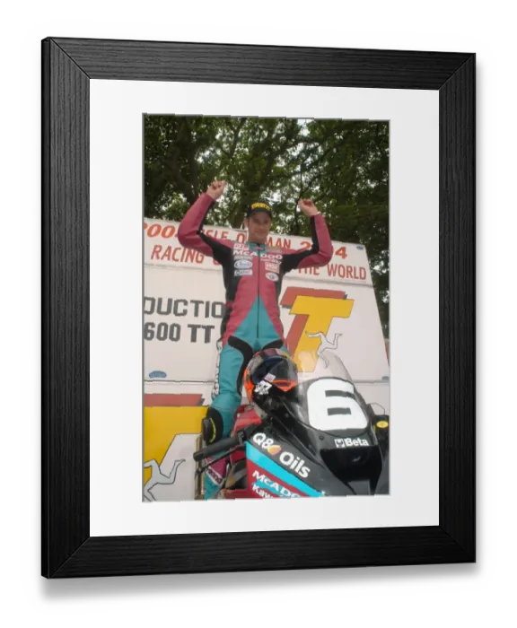 Framed Print : Ryan Farquhar (McAdoo Kawasaki) 2004 Production 600 TT Framed Print : Ryan Farquhar (McAdoo Kawasaki) 2004 Production 600 TT