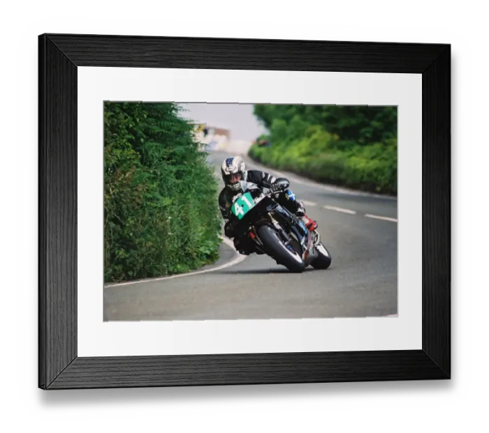 Framed Print : John McGuinness (RLR Honda) 2004 Lightweight 400 TT Framed Print : John McGuinness (RLR Honda) 2004 Lightweight 400 TT