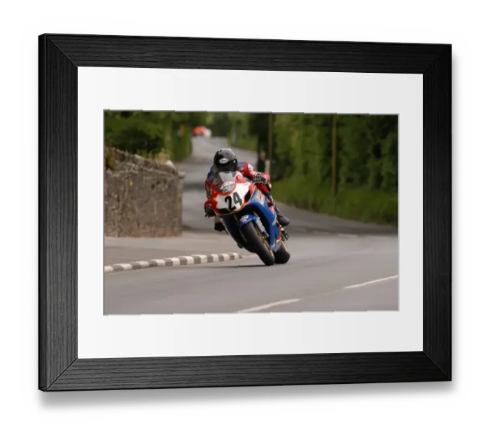 Framed Print : Guy Martin (Suzuki) 2004 Formula One TT Framed Print : Guy Martin (Suzuki) 2004 Formula One TT