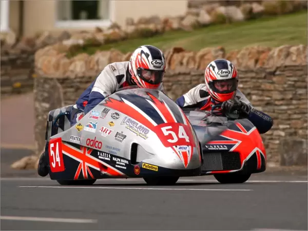 Mark Halliday & Mark Holland (Baker Kawasaki) 2004 Sidecar TT