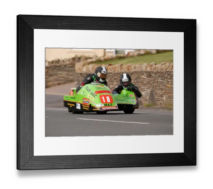 Framed Print : Kenny Howles & Doug Jewell (Ireson Yamaha) 2004 Sidecar TT Framed Print : Kenny Howles & Doug Jewell (Ireson Yamaha) 2004 Sidecar TT