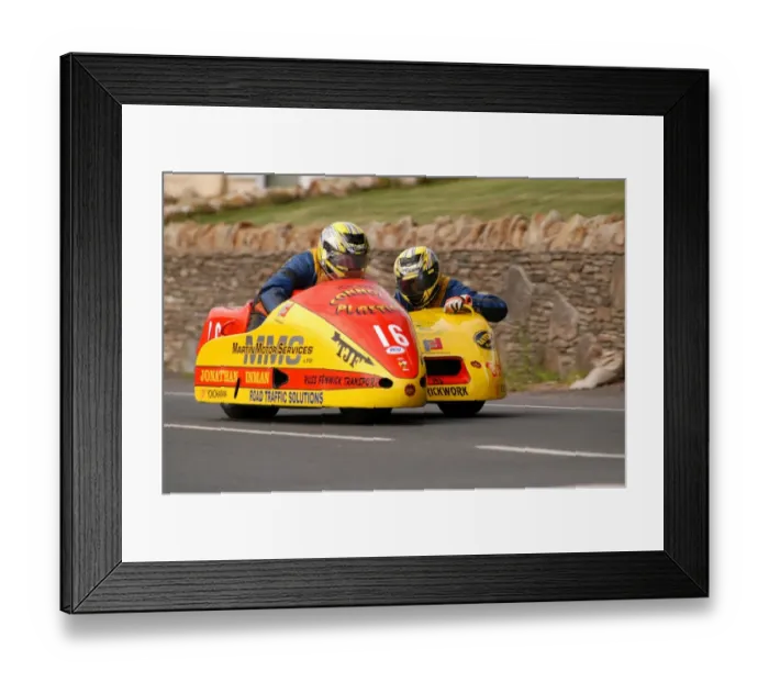 Framed Print : Mike Cookson & Kevin Morgan (Shelbourne Honda) 2004 Sidecar TT Framed Print : Mike Cookson & Kevin Morgan (Shelbourne Honda) 2004 Sidecar TT
