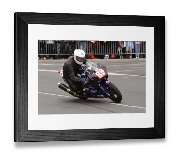 Framed Print : Paddy Martin (Yamaha) 2004 Production 1000 TT Framed Print : Paddy Martin (Yamaha) 2004 Production 1000 TT