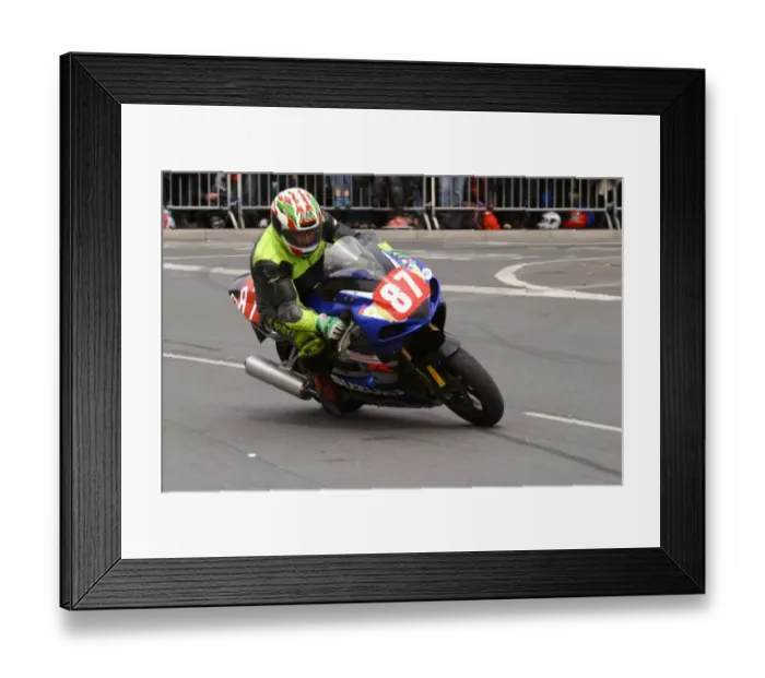 Framed Print : Jeff Jones (Suzuki) 2004 Production 1000 TT Framed Print : Jeff Jones (Suzuki) 2004 Production 1000 TT