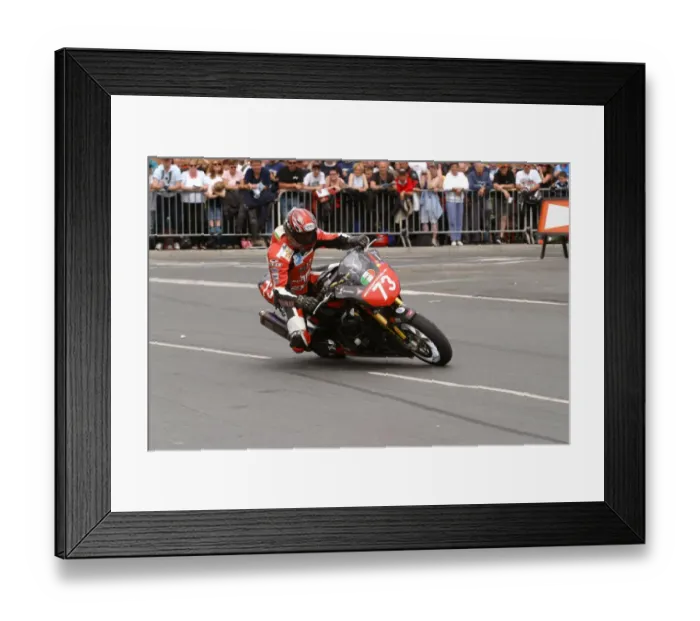 Framed Print : Giorgio Cantalupo (Aprilia) 2004 Production 1000 TT Framed Print : Giorgio Cantalupo (Aprilia) 2004 Production 1000 TT