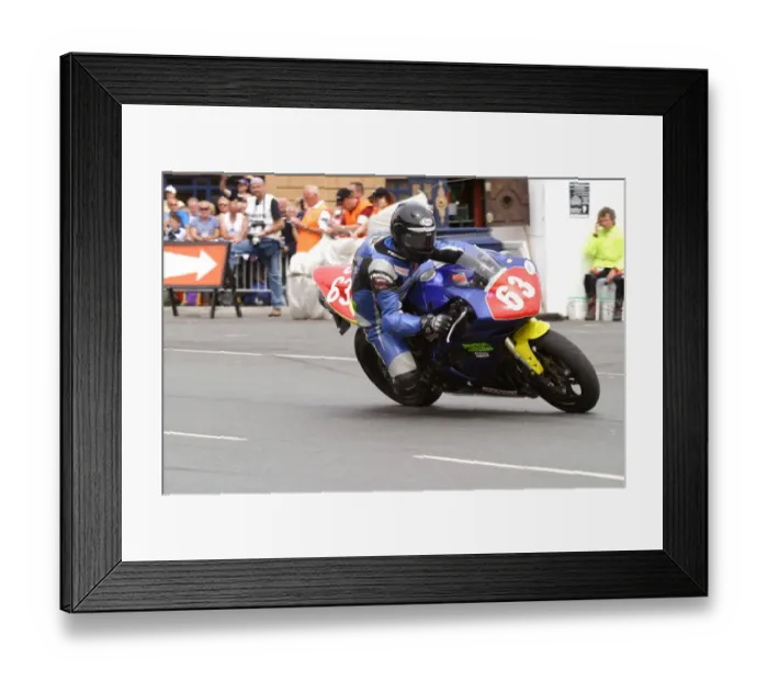 Framed Print : George Spence (Yamaha) 2004 Production 1000 TT Framed Print : George Spence (Yamaha) 2004 Production 1000 TT