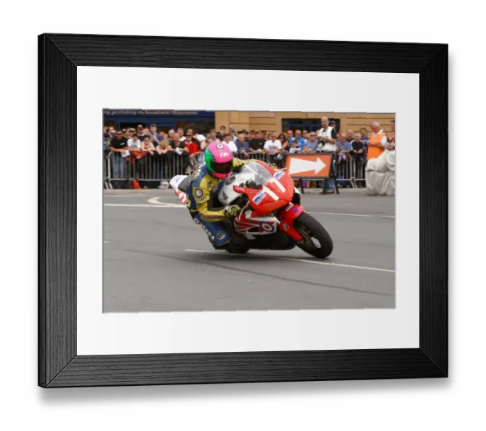 Framed Print : Gordon Blackley (Honda) 2004 Production 1000 TT Framed Print : Gordon Blackley (Honda) 2004 Production 1000 TT
