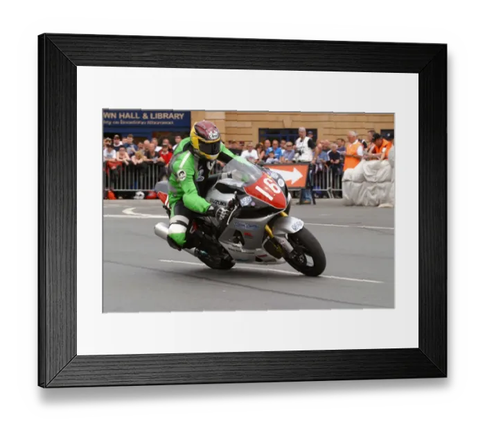 Framed Print : John Barton (Suzuki) 2004 Production 1000 TT Framed Print : John Barton (Suzuki) 2004 Production 1000 TT