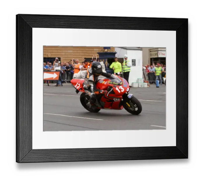 Framed Print : Shaun Harris (Honda) 2004 Production 1000 TT Framed Print : Shaun Harris (Honda) 2004 Production 1000 TT