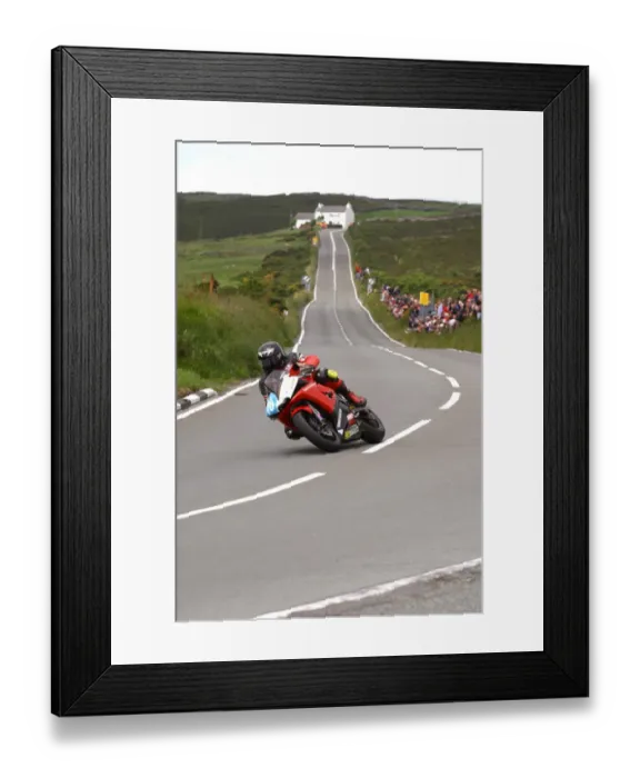 Framed Print : Mark Parrett (Yamaha) 2004 Junior TT Framed Print : Mark Parrett (Yamaha) 2004 Junior TT