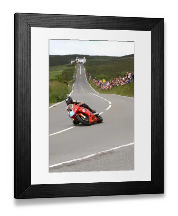 Framed Print : Shaun Harris (Honda) 2004 Junior TT Framed Print : Shaun Harris (Honda) 2004 Junior TT