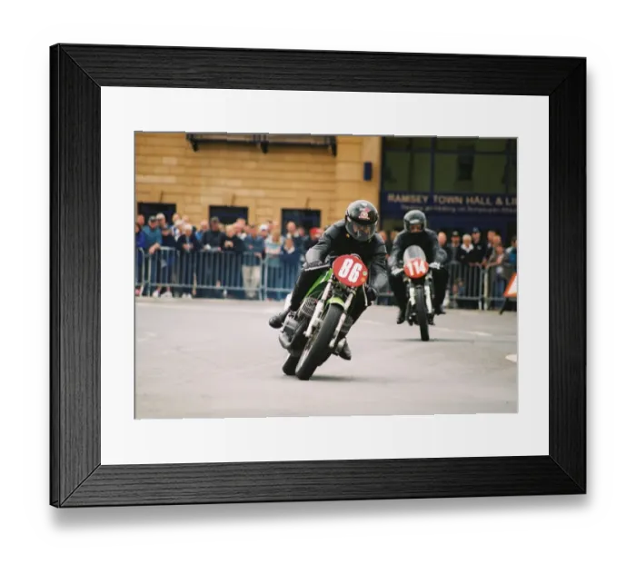 Framed Print : Pat Sproston (Dunstall Kawasaki) 2004 Classic Parade Lap Framed Print : Pat Sproston (Dunstall Kawasaki) 2004 Classic Parade Lap