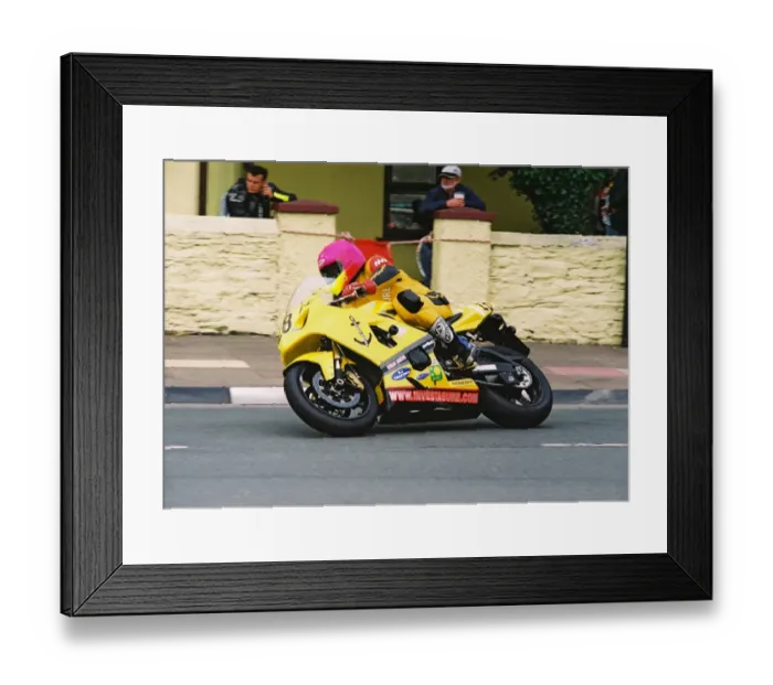 Framed Print : Davy Morgan (Suzuki) 2004 Senior TT Framed Print : Davy Morgan (Suzuki) 2004 Senior TT