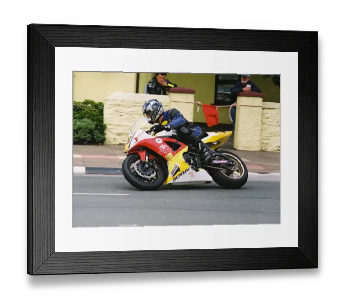 Framed Print : Andrew Marsden (Yamaha) 2004 Senior TT Framed Print : Andrew Marsden (Yamaha) 2004 Senior TT