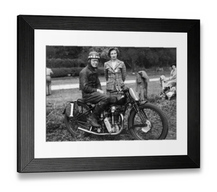 Framed Print : Tommy Wood (Velocette) 1946 Cadwell Park Framed Print : Tommy Wood (Velocette) 1946 Cadwell Park