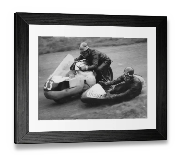 Framed Print : Cyril Smith & Eric Bliss (Norton) Cadwell Park Framed Print : Cyril Smith & Eric Bliss (Norton) Cadwell Park