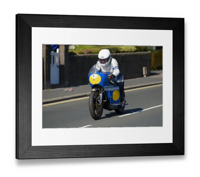Framed Print : Les Trotter (Crooks Seeley Suzuki) 2016 Classic TT Lap Framed Print : Les Trotter (Crooks Seeley Suzuki) 2016 Classic TT Lap
