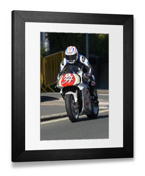 Framed Print : Steve Plater (Suzuki) 2016 Classic TT Lap Framed Print : Steve Plater (Suzuki) 2016 Classic TT Lap