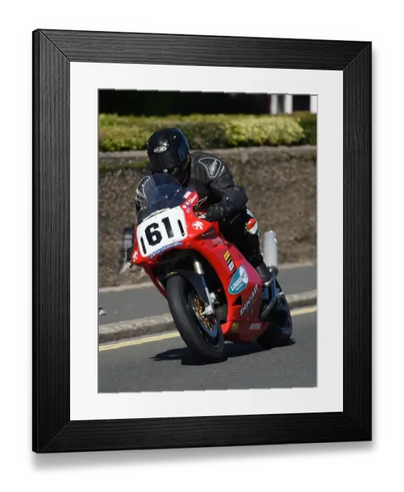 Framed Print : Wayne Axon (Ducati) 2016 Superbike Classic TT Framed Print : Wayne Axon (Ducati) 2016 Superbike Classic TT