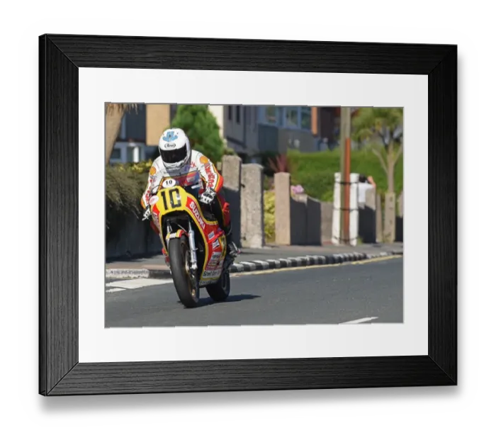 Framed Print : Mick Grant (Suzuki) 2016 Classic TT Lap Framed Print : Mick Grant (Suzuki) 2016 Classic TT Lap
