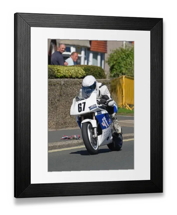Framed Print : James Caswell (Kawasaki) 2016 Superbike Classic TT Framed Print : James Caswell (Kawasaki) 2016 Superbike Classic TT