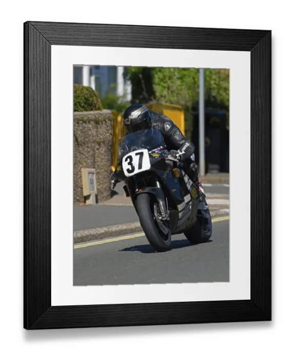 Framed Print : Richard Wilson (Norton) 2016 Superbike Classic TT Framed Print : Richard Wilson (Norton) 2016 Superbike Classic TT