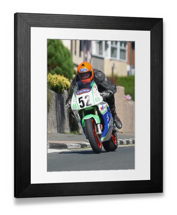 Framed Print : James Ford (Kawasaki) 2016 Superbike Classic TT Framed Print : James Ford (Kawasaki) 2016 Superbike Classic TT