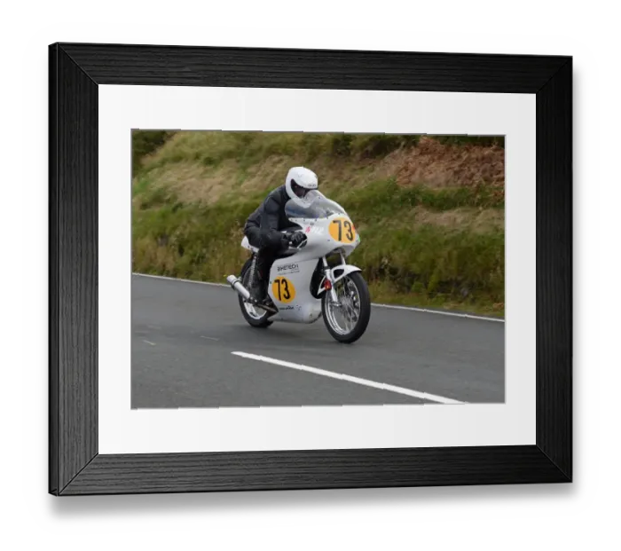 Framed Print : Roy Phipps (Honda) 2016 Senior Classic TT Framed Print : Roy Phipps (Honda) 2016 Senior Classic TT
