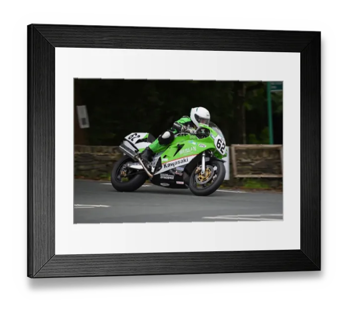 Framed Print : Ian Gardner (Kawasaki) 2016 Superbike Classic TT Framed Print : Ian Gardner (Kawasaki) 2016 Superbike Classic TT
