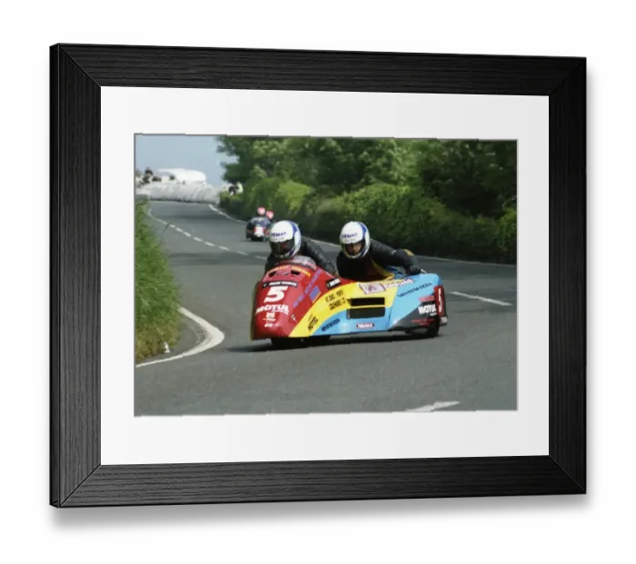 Framed Print : Geoff Bell & Keith Cornbill (Jacobs Yamaha) 1992 Sidecar TT Framed Print : Geoff Bell & Keith Cornbill (Jacobs Yamaha) 1992 Sidecar TT