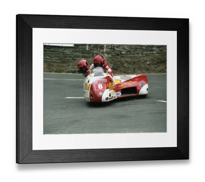 Framed Print : Artie Oates & Stuart Pitts (Kawasaki) 1992 Sidecar TT Framed Print : Artie Oates & Stuart Pitts (Kawasaki) 1992 Sidecar TT