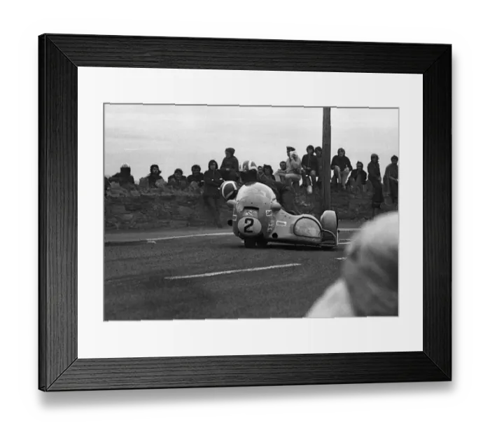 Framed Print : Mal White & Phil Oliver (Trifly Weslake) 1974 Southern 100 Framed Print : Mal White & Phil Oliver (Trifly Weslake) 1974 Southern 100
