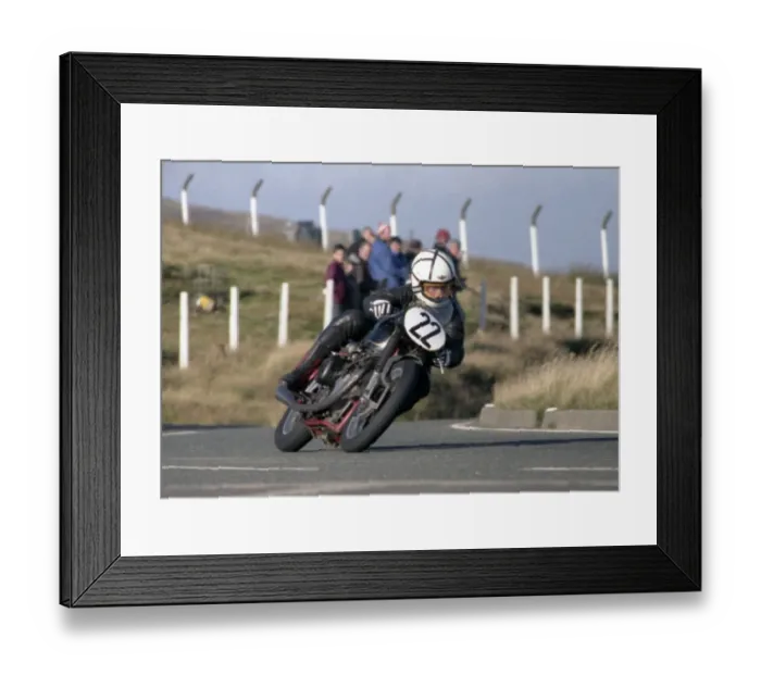 Framed Print : Nick Payton (Velocette) 1986 Senior Classic Manx Grand Prix